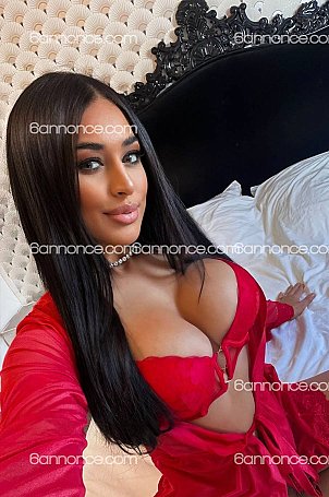 Escort Paris ZOE _ AVEC COPINE à Paris